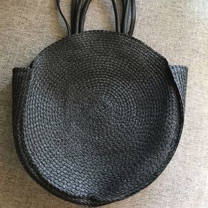 Round Straw Tote